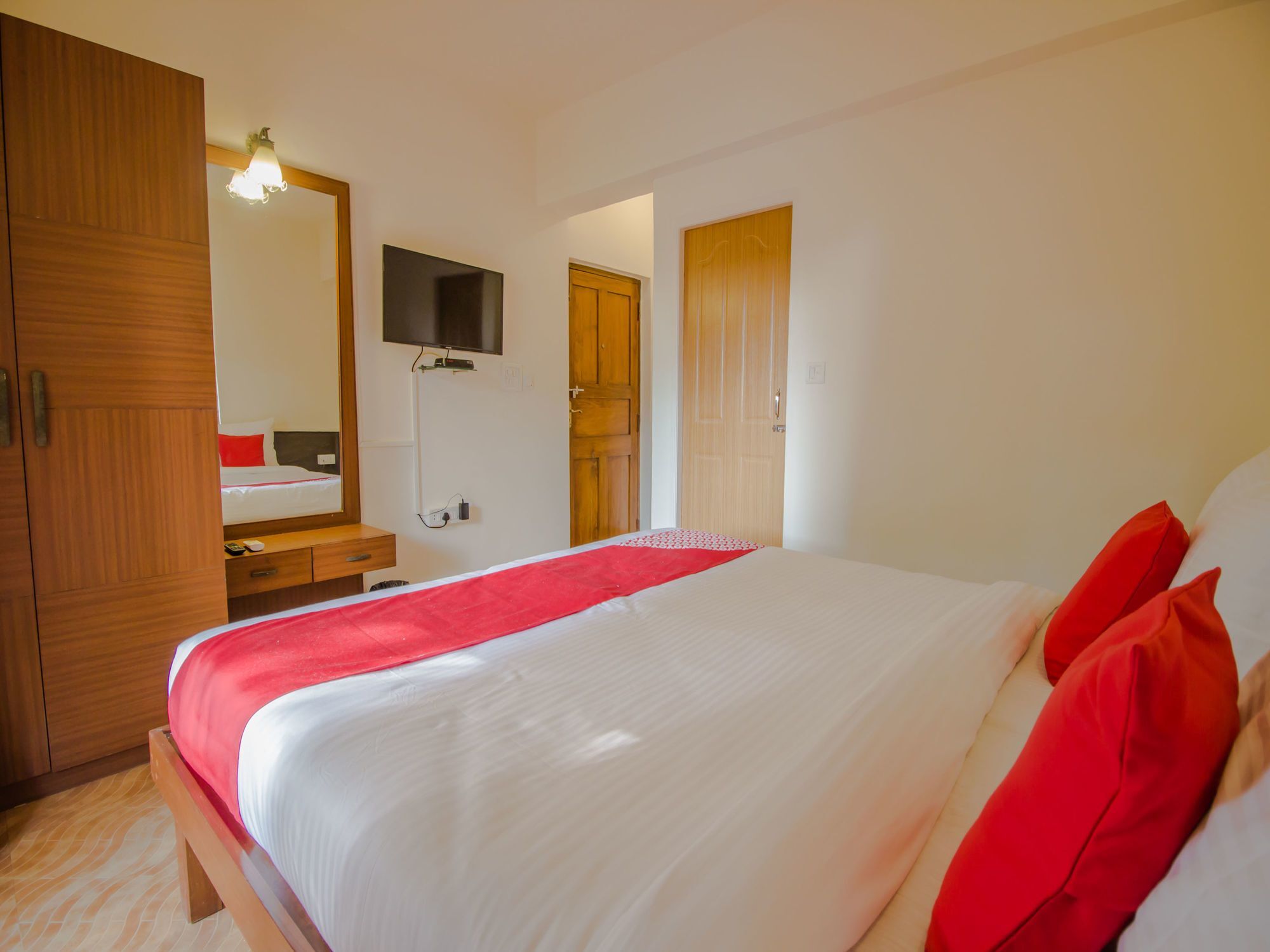 Oyo Flagship 13853 Shruti Resort 卡兰古特 外观 照片